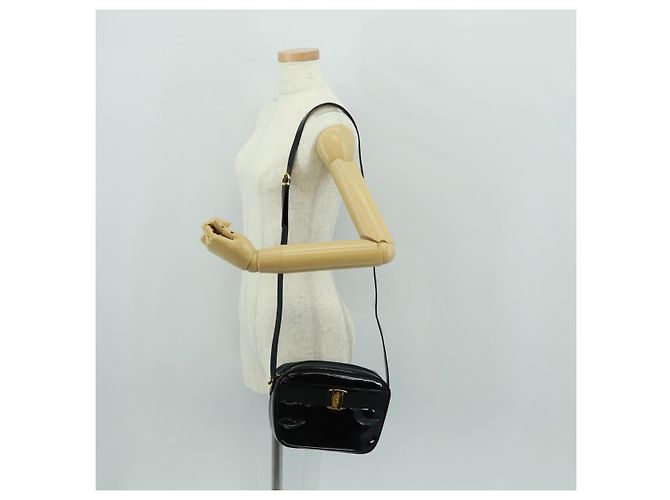 Borsa a spalla Salvatore Ferragamo in pelle verniciata nera e oro Auth ka1226 Nero D'oro - vista 24