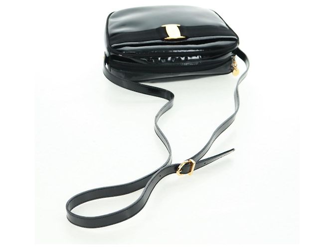 Borsa a spalla Salvatore Ferragamo in pelle verniciata nera e oro Auth ka1226 Nero D'oro - vista 8