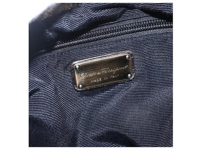Borsa a mano Vala in pelle dorata Salvatore Ferragamo Auth 159256 - vista 17