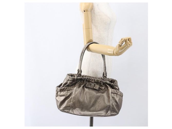 Borsa a mano Vala in pelle dorata Salvatore Ferragamo Auth 159256 - vista 26