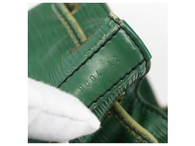 Noe LOUIS VUITTON Borsa a Spalla Petit Noé Epi Verde M44104 LV Auth 159386 - vista 12