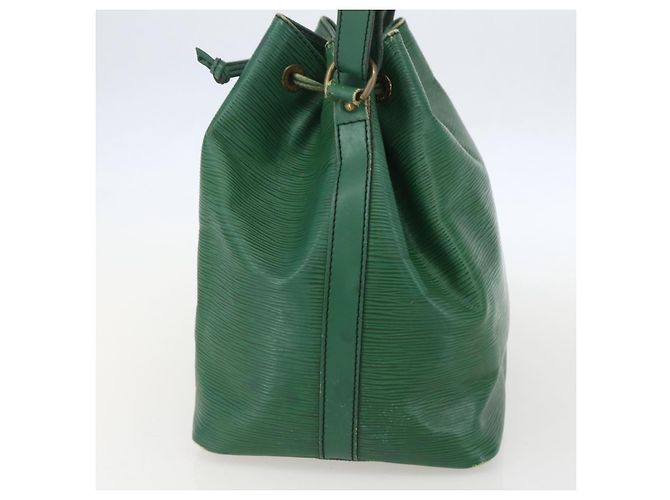 Noe LOUIS VUITTON Borsa a Spalla Petit Noé Epi Verde M44104 LV Auth 159386 - vista 4