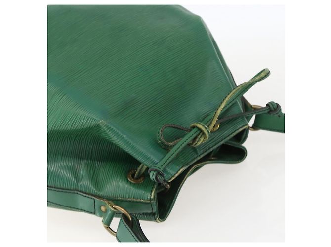Noe LOUIS VUITTON Borsa a Spalla Petit Noé Epi Verde M44104 LV Auth 159386 - vista 6