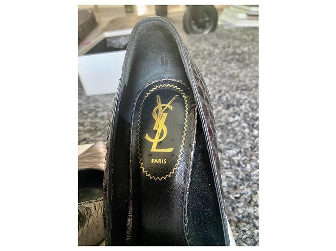 Yves Saint Laurent Seltene YSL Rive Gauche – Echtes Python-High Heels – Grau / Metallischer Lila Reflex – Größe 37 Anthrazitgrau - Ansicht 3