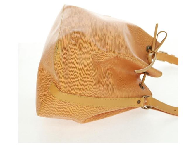 Noe Borsa Petit Noé in pelle Epi media Louis Vuitton Giallo - vista 4