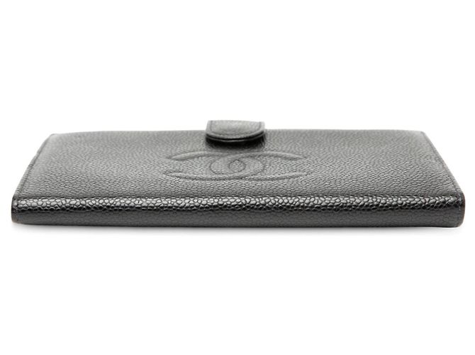 Chanel – Cartera bifold francesa larga CC en cuero Caviar negro - vista 3