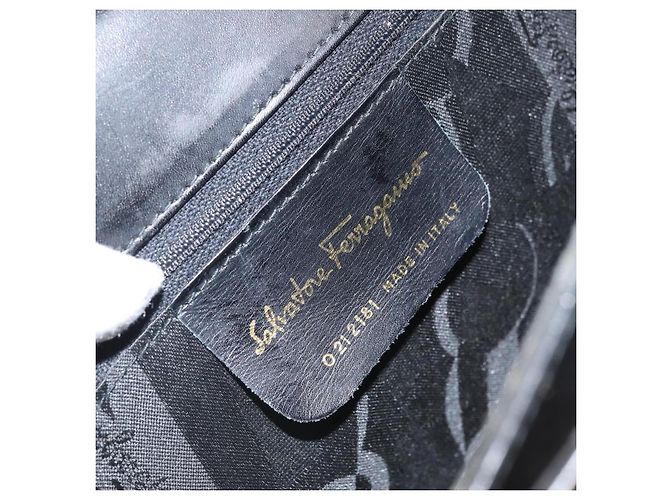 Salvatore Ferragamo Gancini Convertible Top Handle Pelle Medium Nero - vista 6