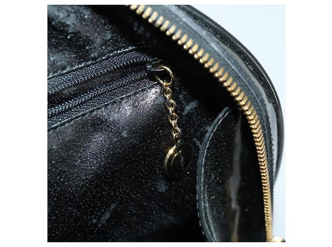 GUCCI Shoulder Bag Enamel Black Gold 001 1075 1650 0 Auth 156856 Golden - vista 20
