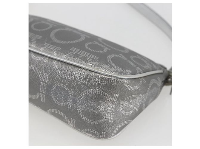Pochette a mano Gancini in PVC argento Auth Salvatore Ferragamo ka1272 - vista 15