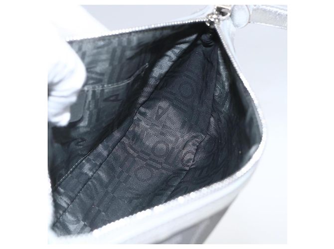 Pochette a mano Gancini in PVC argento Auth Salvatore Ferragamo ka1272 - vista 17