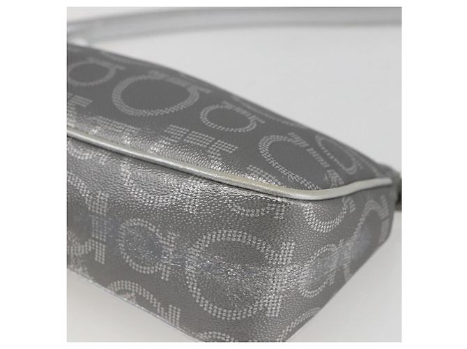 Pochette a mano Gancini in PVC argento Auth Salvatore Ferragamo ka1272 - vista 9
