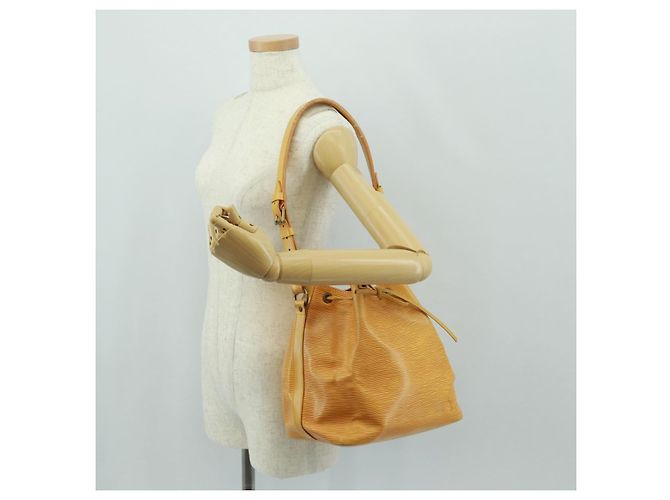 Noe LOUIS VUITTON Borsa a Spalla Petit Noé Epi Gialla M44109 LV Auth BA9123 Giallo - vista 22