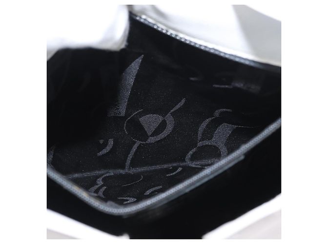 Borsa a Spalla Gancini in Pelle Bianca e Argento di Salvatore Ferragamo Auth BA9272 Bianco - vista 20