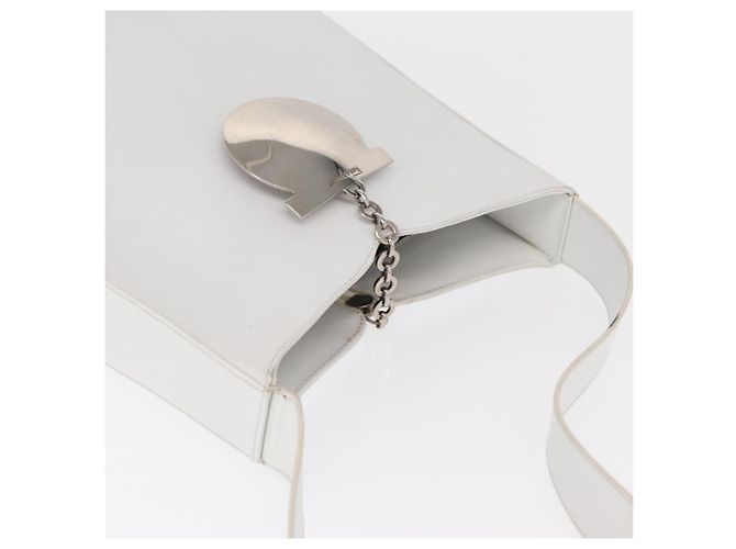Borsa a Spalla Gancini in Pelle Bianca e Argento di Salvatore Ferragamo Auth BA9272 Bianco - vista 6