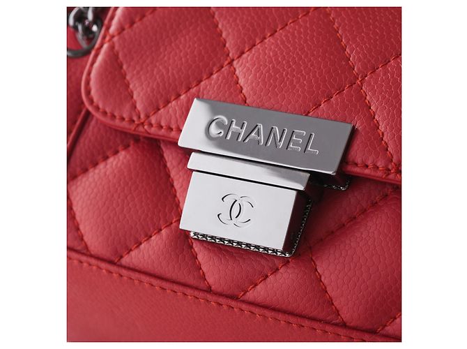 Timeless Borsa mini flap a fisarmonica Chanel in pelle caviar rossa Rosso - vista 5