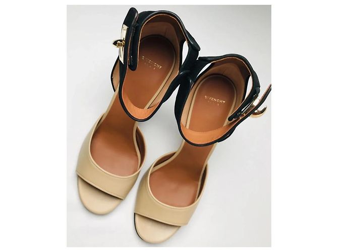 Sandali Givenchy Nappa Neri e Taupe in Pelle con Tacco a Spillo Nero - vista 7