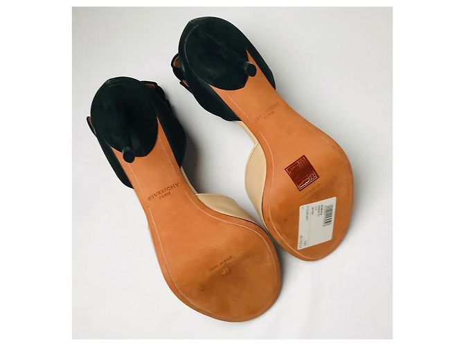 Sandali Givenchy Nappa Neri e Taupe in Pelle con Tacco a Spillo Nero - vista 8