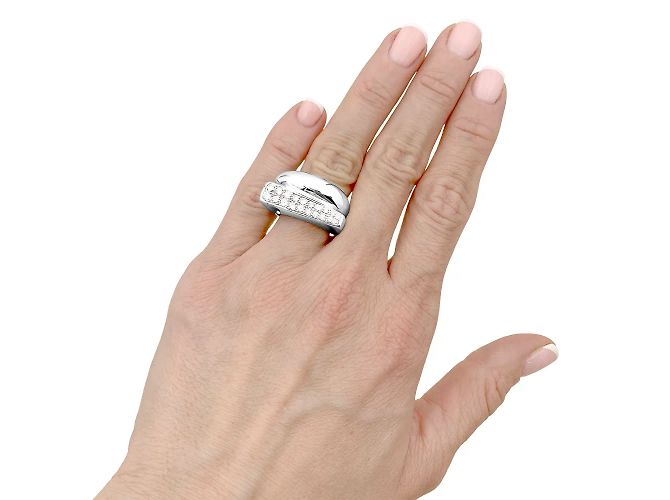 Anello Fred 'Success' in oro bianco e diamanti. - vista 5