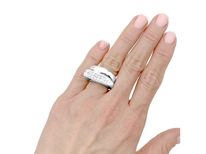Anello Fred 'Success' in oro bianco e diamanti. - vista 6