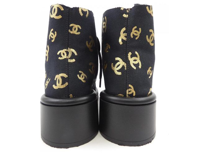 Chanel Print Fabric Lammfell-Shearling-Stiefel Schwarz Golden - Ansicht 5