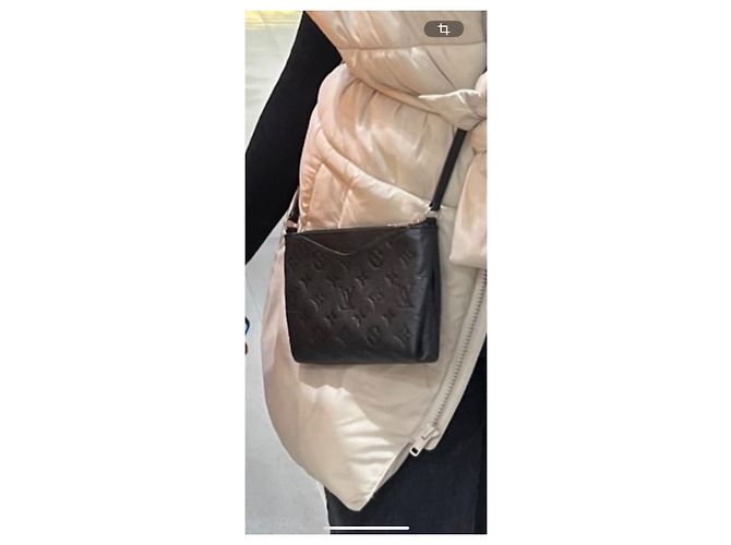 Clutch Louis Vuitton Pallas BB Pelle Monogramma Nera Nero - vista 4