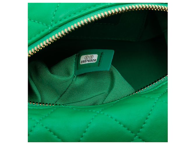 Chanel Verde Piccolo Hobo in Pelle di Agnello Trapuntata Perfect Meeting - vista 6
