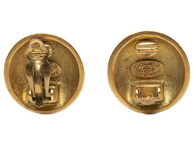 Orecchini rotondi a clip in oro placcato CC dorato di Chanel D'oro - vista 3