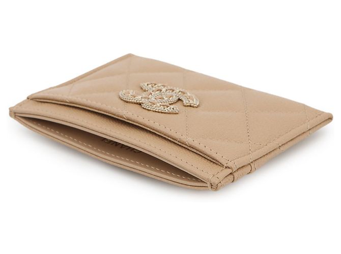 Portacarte Chanel in beige con strass e pelle di vitello grana - vista 2