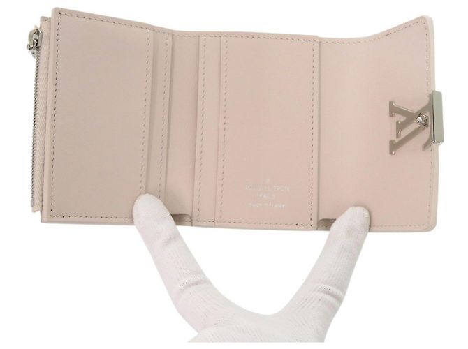 Cartera Capucines XS Louis Vuitton Beige Amarillo - vista 4