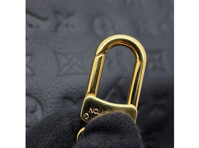 Borsa a Spalla Artsy MM in Monogram Empreinte di Louis Vuitton - vista 12