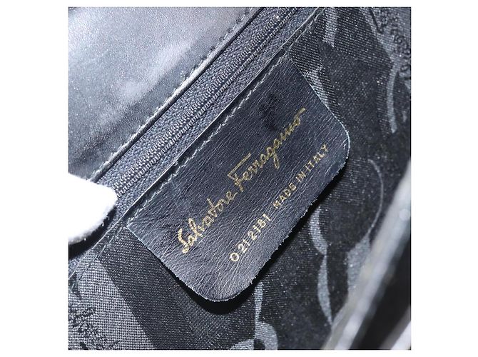 Borsa a mano Gancini in pelle nera e oro Salvatore Ferragamo Auth hk3303 Nero D'oro - vista 16