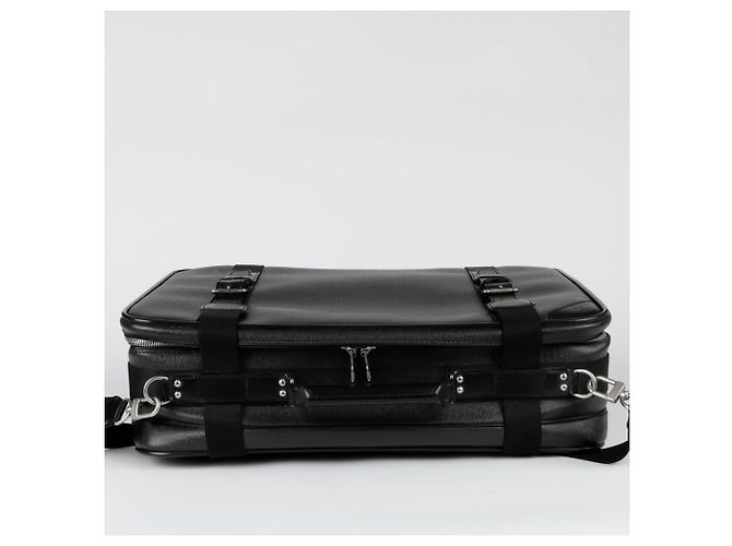 Louis Vuitton Sac à main Taiga Satellite Noir - vue 10