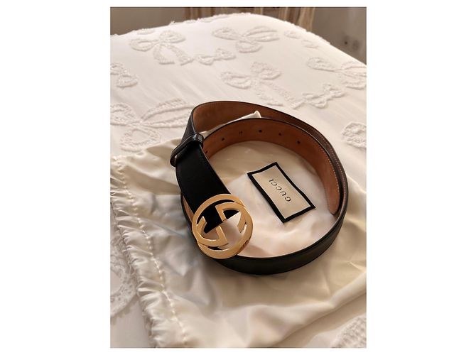 Gucci Marmont Gürtel aus schwarzem Leder - Ansicht 3