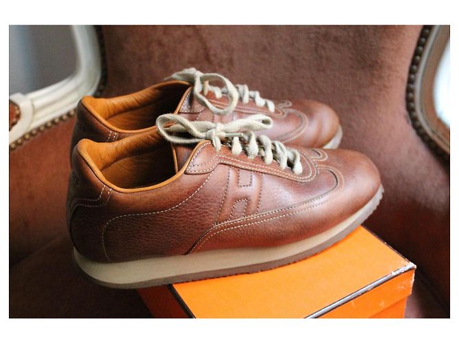 Sneakers Hermès Trail in pelle marrone - vista 2