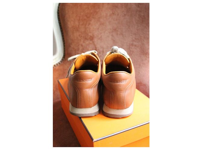 Hermès baskets en veau caramel semelle gomme beige taille 38 Marron - vue 2