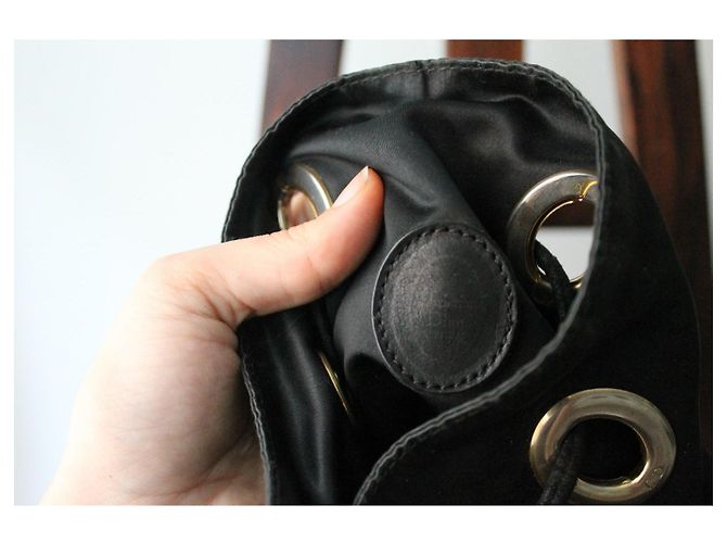 Bolsa bucket Dior em couro e seda Preto - vista 12