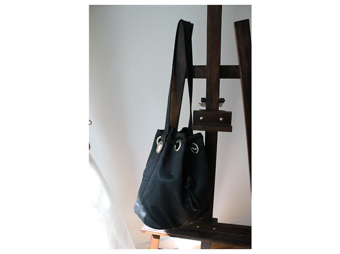 Bolsa bucket Dior em couro e seda Preto - vista 4