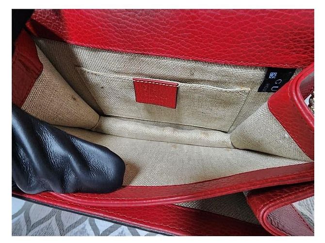 Bolsa transversal Gucci em couro vermelho com logo G entrelaçado - vista 11