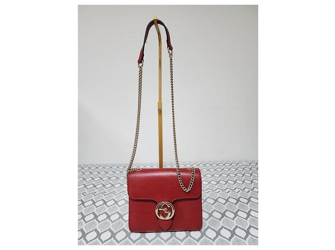 Bolsa transversal Gucci em couro vermelho com logo G entrelaçado - vista 12