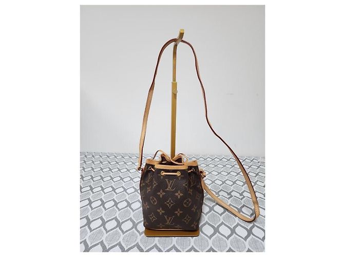 LOUIS VUITTON Monogram Nano Noé Bucket Bag Braun/Beige - Ansicht 2
