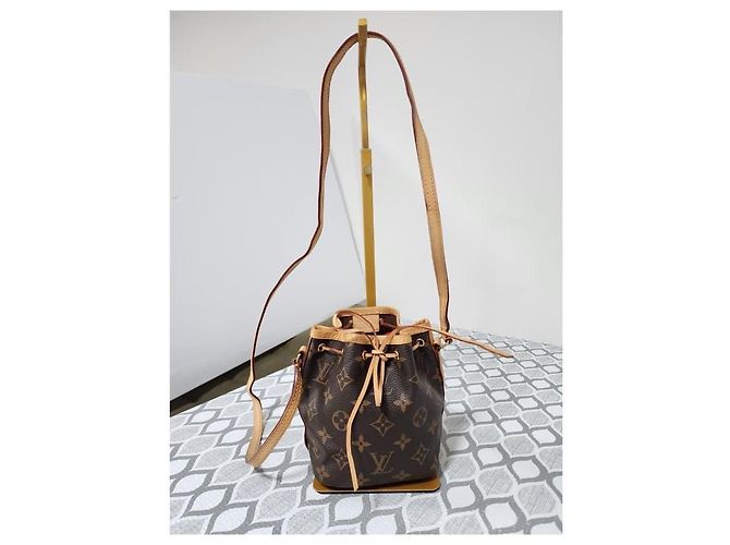 LOUIS VUITTON Monogram Nano Noé Bucket Bag Braun/Beige - Ansicht 9