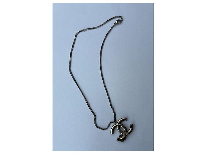 Collana con Pendente Chanel Nera e Argento Metallo Nero - vista 3