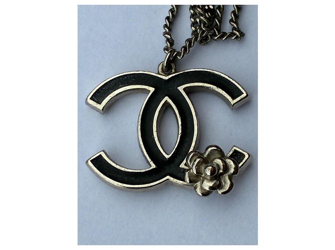 Collana con Pendente Chanel Nera e Argento Metallo Nero - vista 4