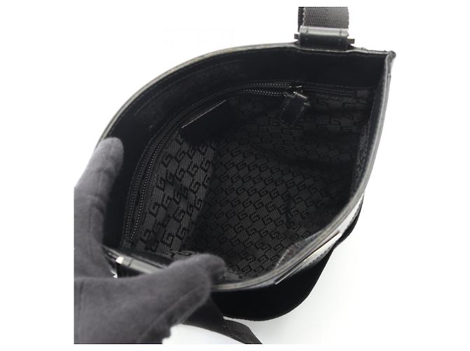 Schwarze Schultertasche von Gucci - Ansicht 3