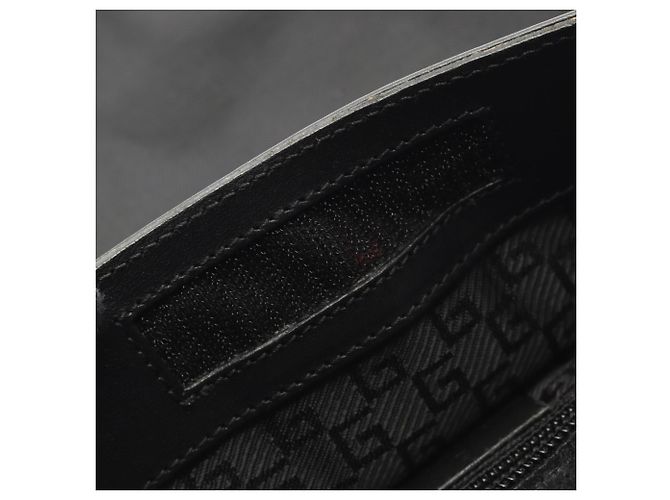 Schwarze Schultertasche von Gucci - Ansicht 9
