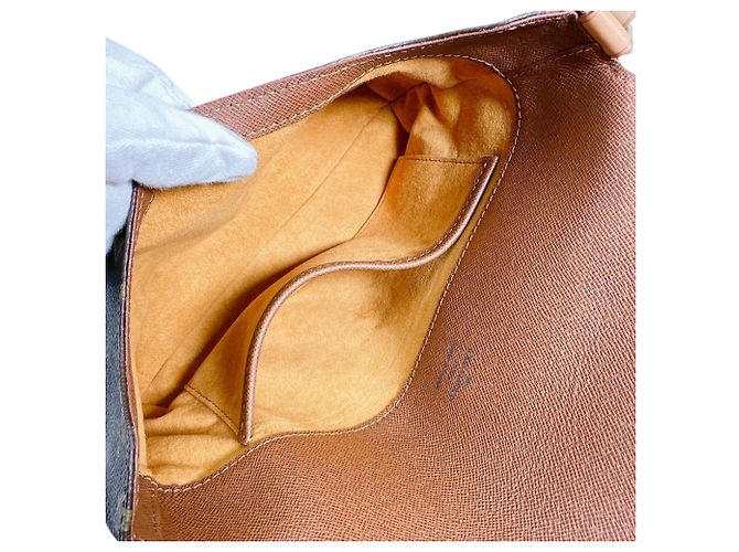 Borsa a spalla corta Musette Tango Louis Vuitton Marrone - vista 11