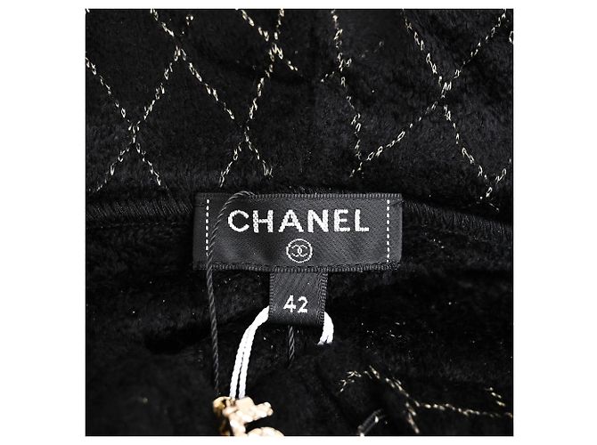 Chanel Kapuzenpullover aus schwarzer Viskose mit Steppmuster - Ansicht 4