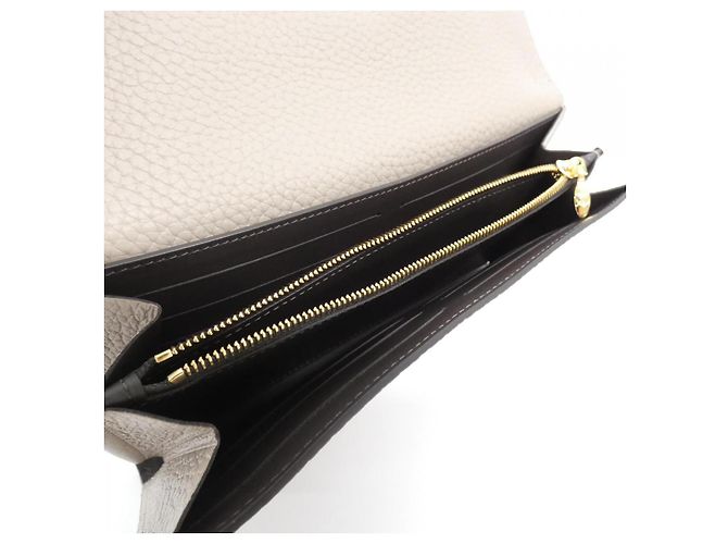 Cartera Louis Vuitton Capucines de piel Taurillon larga Gris - vista 5