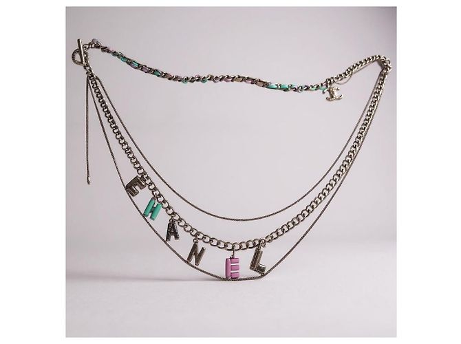 Collana con lettere 'CHANEL' a più fili Multicolore Silver hardware - vue 2