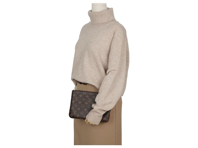 Louis Vuitton Clutch Étrier Voyage PM Marrone - vista 12